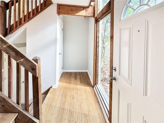 Building Photo - 1543 Hillhaven Dr