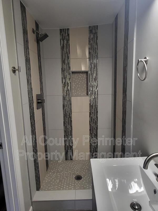 Building Photo - 1249 Duncan Ave