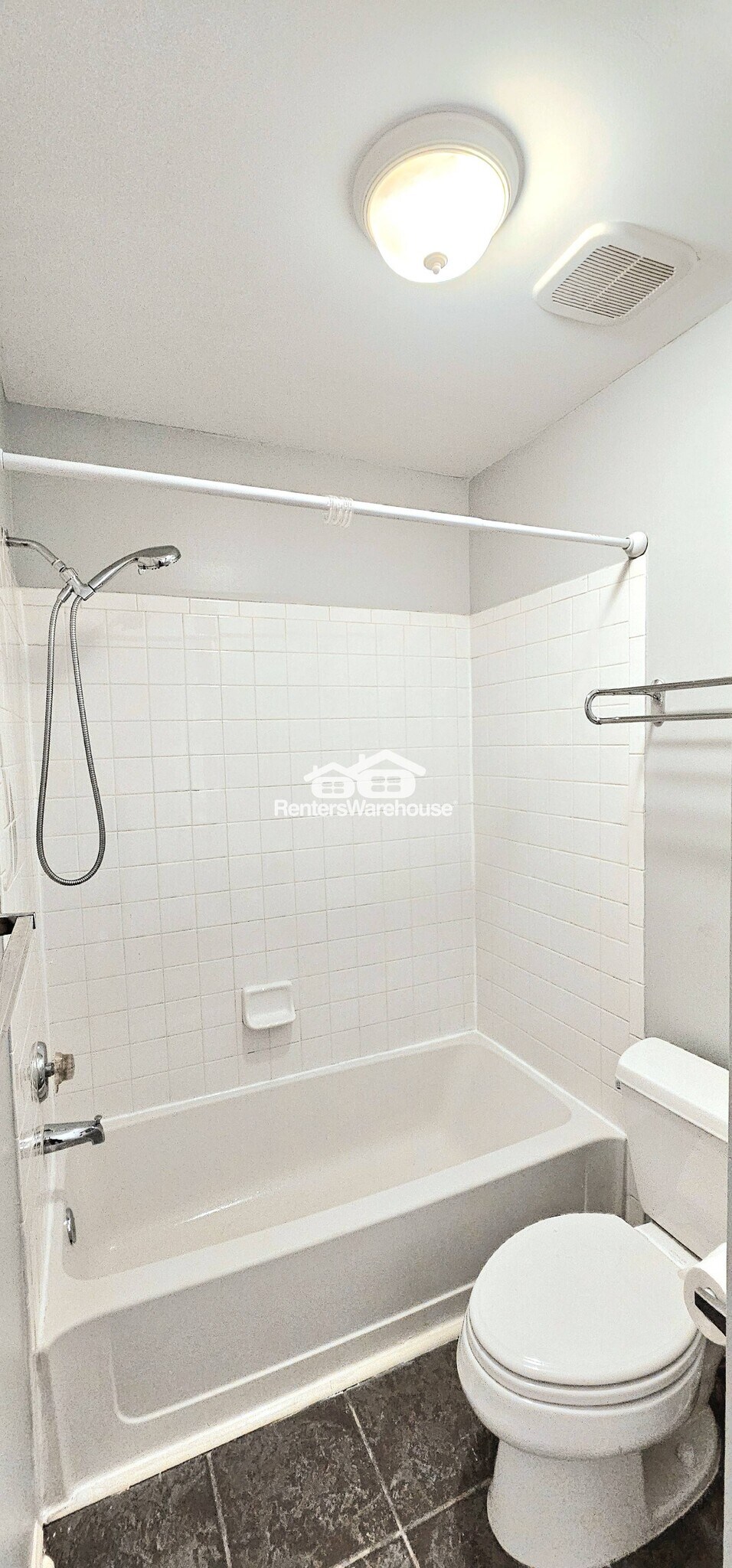 Building Photo - 2060 Chastain Park Ct NE