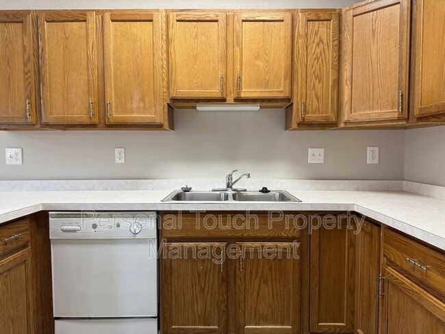 Building Photo - 2510 Amber Valley Ct S