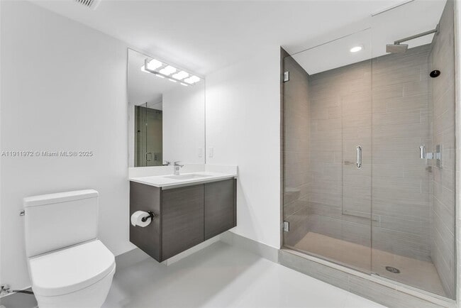 Building Photo - 300 Sunny Isles Blvd