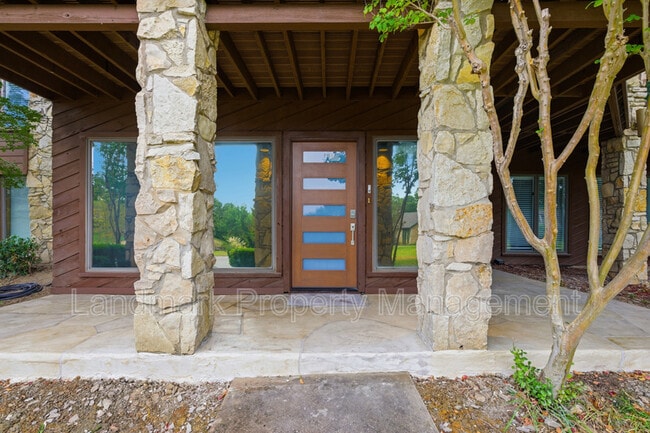 Building Photo - 317 Chandler Lake Ct