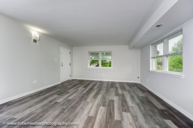 Building Photo - 531 N Ridge-209