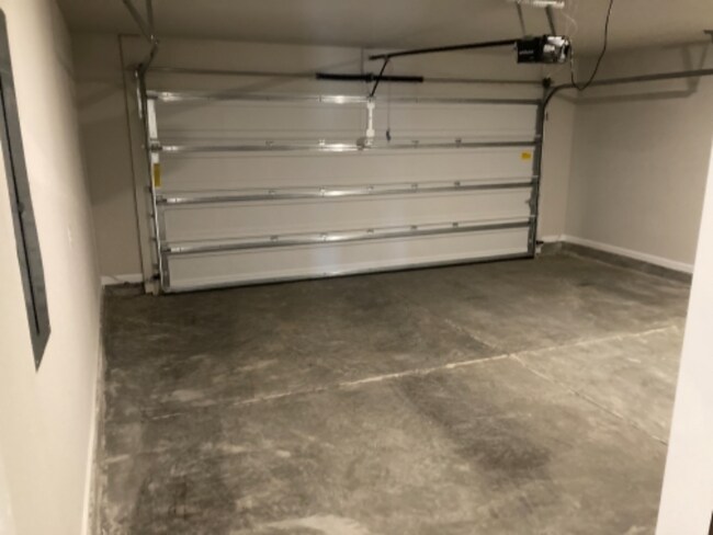 Building Photo - 212 Burnston Wy