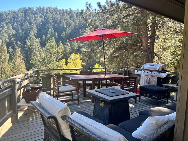 Building Photo - Executive Rental Fully Furnished PERFECT GETAWAY, MOUNTAIN RETREAT WITHIN TOWN!!