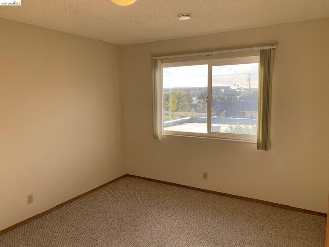 Building Photo - 708 Solano Ave