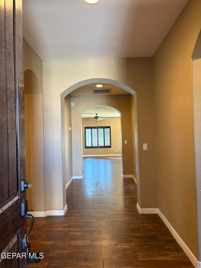 Building Photo - 14664 Christian Castle