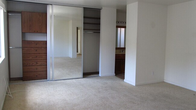 Building Photo - 1172 Louden Ln