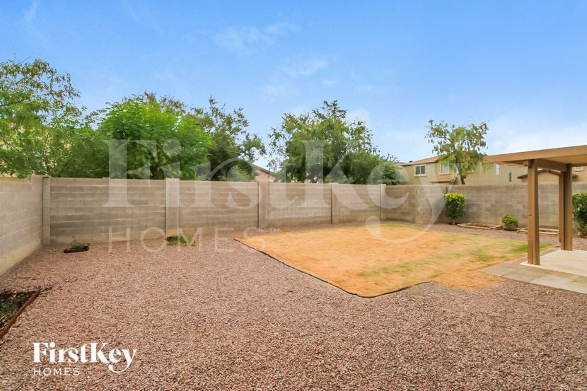 Building Photo - 1633 E Dust Devil Dr