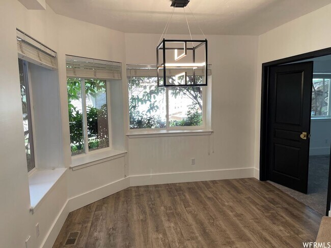 Building Photo - 4100 Sqft Gorgeous Home with Amazing Temple and Valley Views