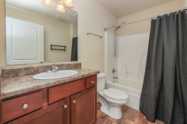 Building Photo - 646 Hunters Ridge Rd