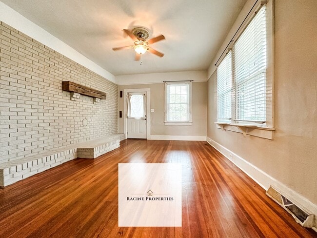 Building Photo - Charming Two Bedroom Home in Lyman