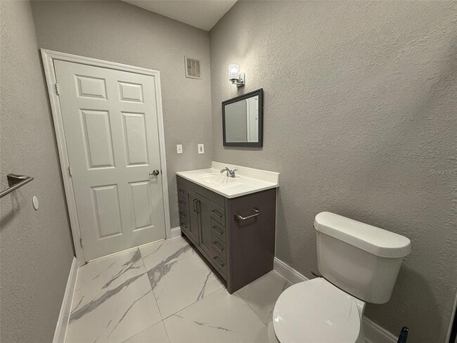 Building Photo - 9258 Lake Chase Island Way