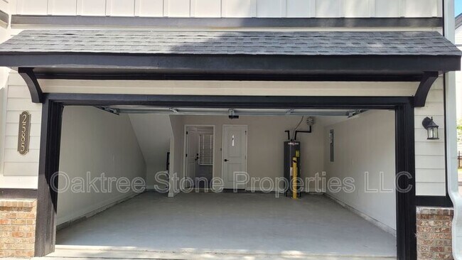 Building Photo - 2585 Ocean Dr NW