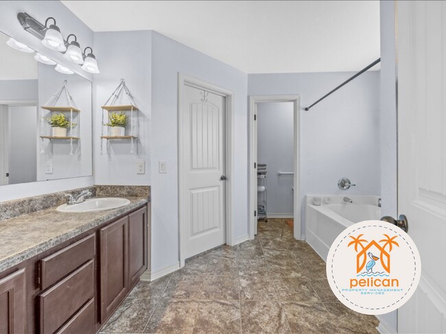 Building Photo - Amazing rental home in Pace, Florida