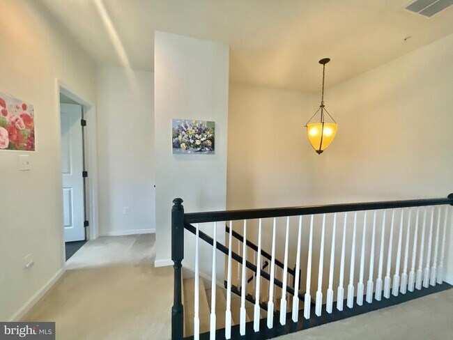 Building Photo - 5221 Sable Ct