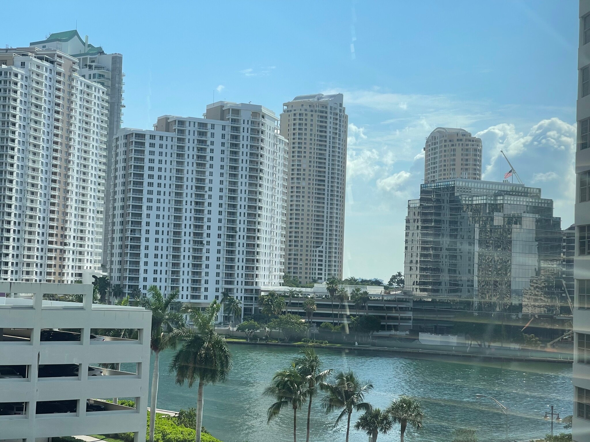 Building Photo - 825 Brickell Bay Dr