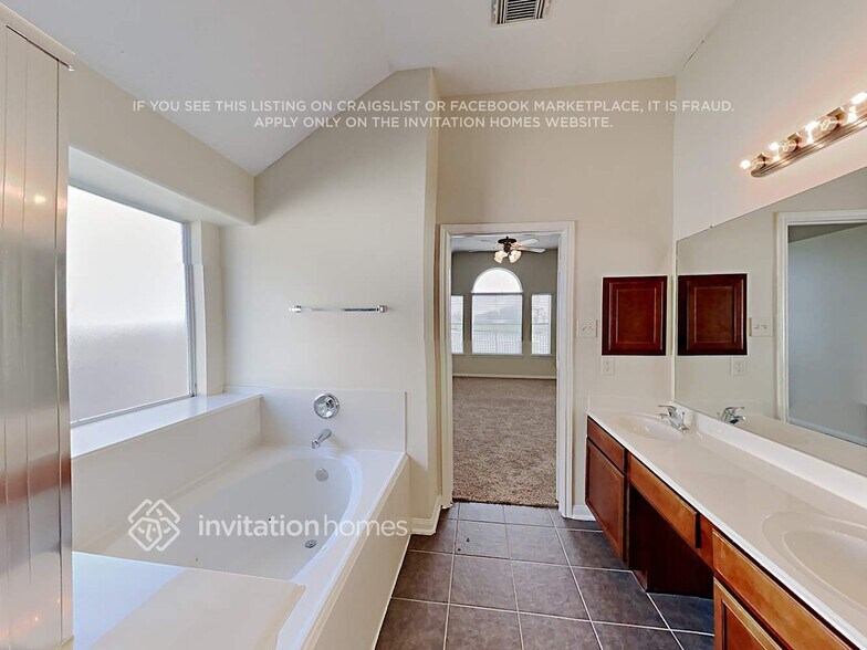 Building Photo - 30 Mira Loma Dr