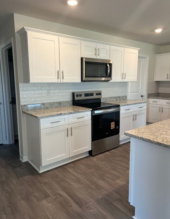 Building Photo - NEW CONTRUCTION!  Available for Immediate Move in!