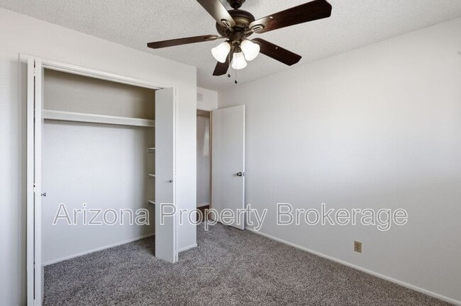 Building Photo - 2106 E Evergreen St