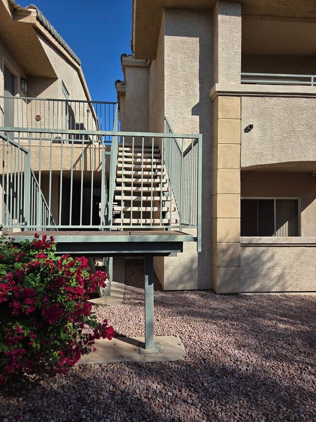 Building Photo - San Simeon Condo