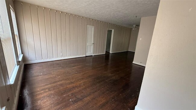Building Photo - 4402 Roseland St