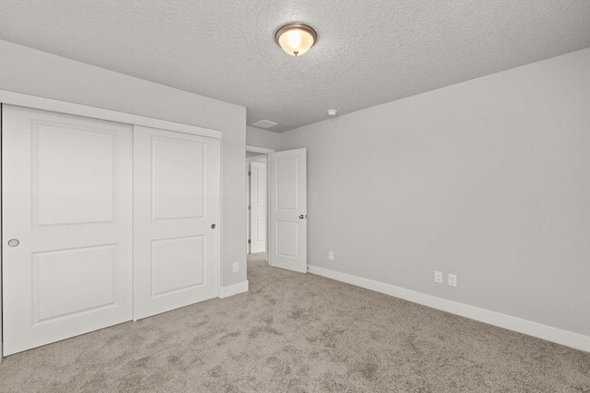 Building Photo - 4030 Silver Springs Road NE
