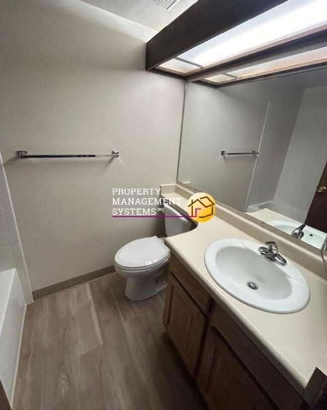 Building Photo - 69352200#5J