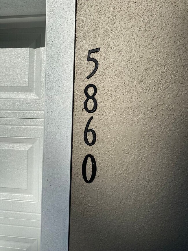 Building Photo - Custom Home - Desirable SW Dunnellon Neighborhood 3/2/2 **Won't Last**Available Soon!