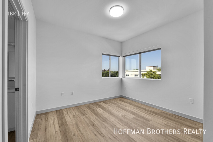 Building Photo - 1240 Magnolia Ave