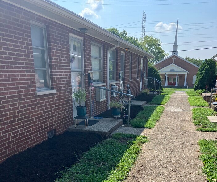 Primary Photo - 512 Olden Ave