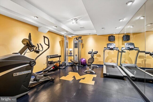 Building Photo - 9454 Newbridge Dr