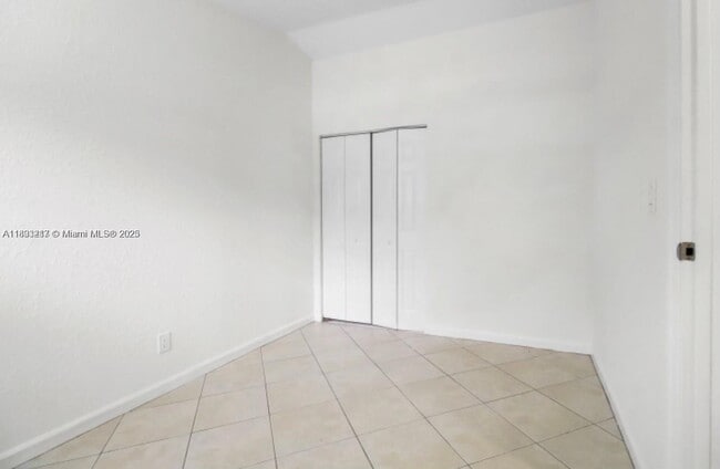 Building Photo - 817 SW 20th St