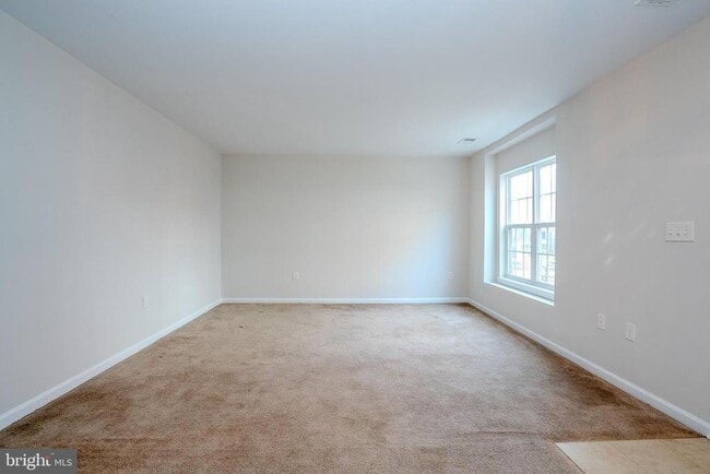 Building Photo - 5 Rafting Way