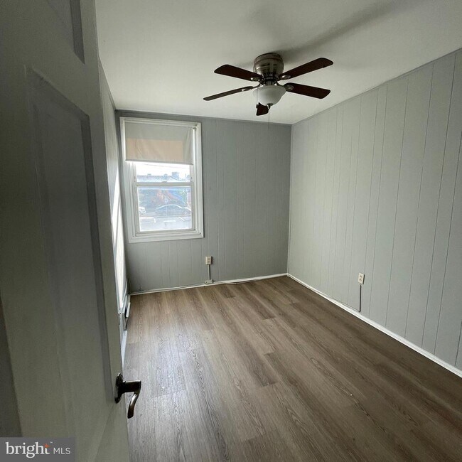 Building Photo - 1430 Greeby St