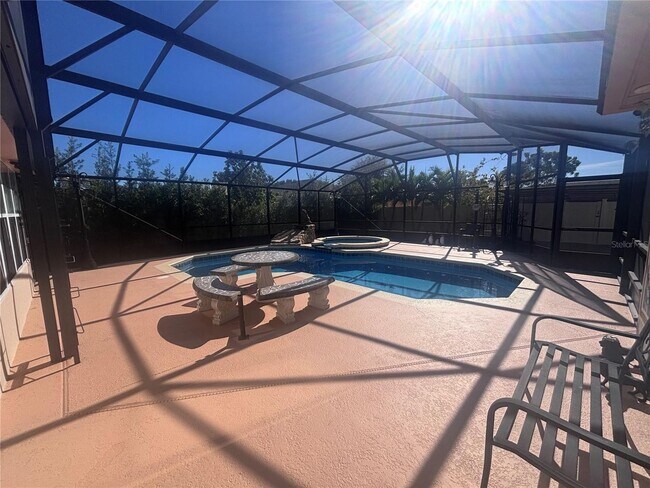 Building Photo - Poinciana Home