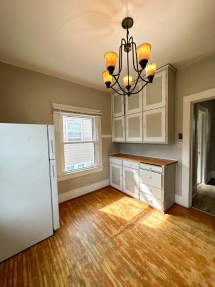 Primary Photo - 129 Broadwater Ave