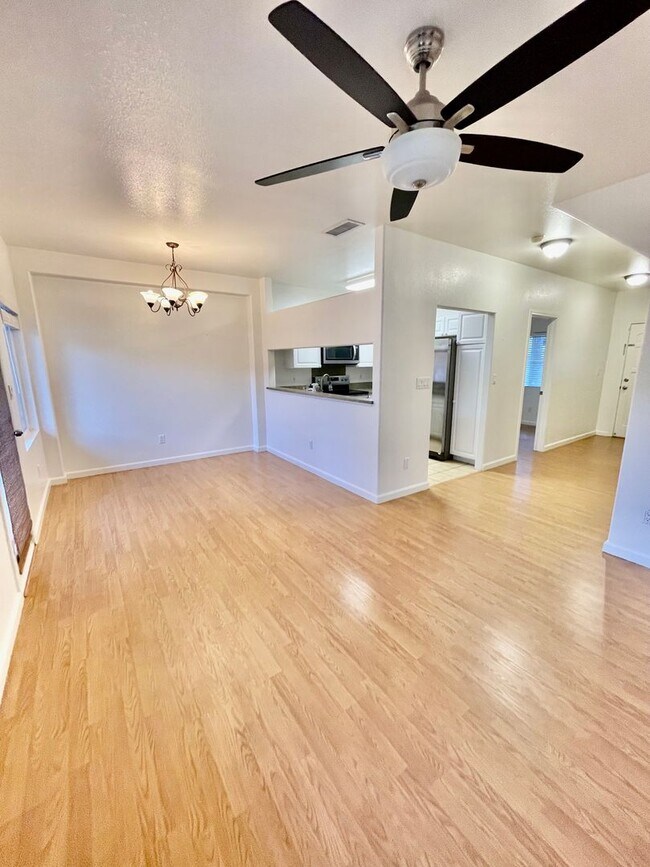 Building Photo - Ocen Pointe Potenial 3 Bedroom Home for Re...