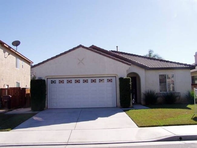 Building Photo - Beautiful Renovated Home Ready for move in!