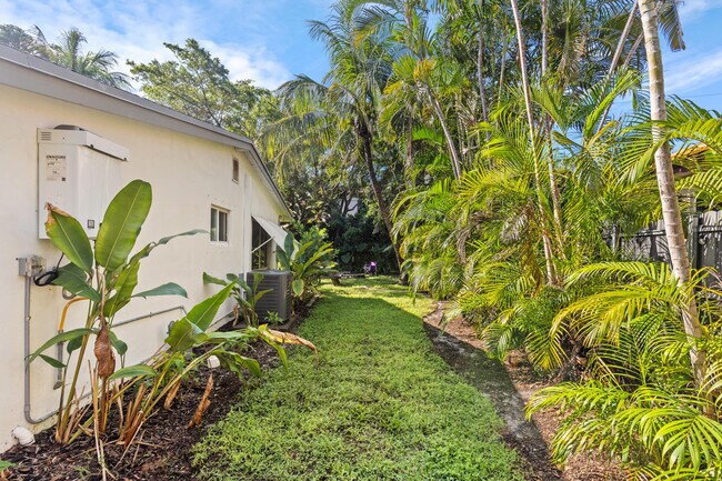 Building Photo - 170 NW 7th St