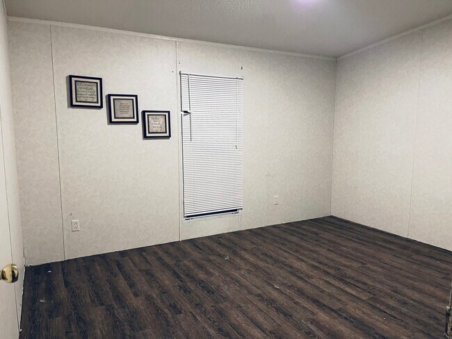 Building Photo - 294 Oscar Weeks Rd