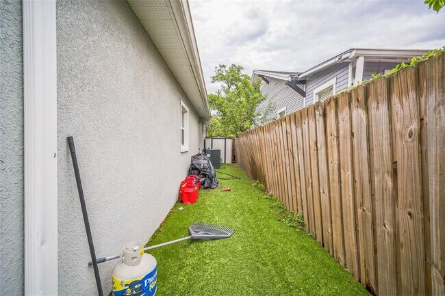 Building Photo - 3610 N Tampa St