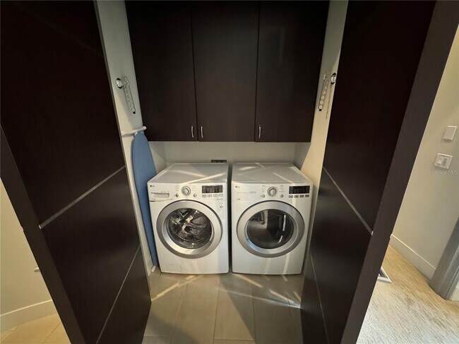 Building Photo - 239 Cosmopolitan Ct