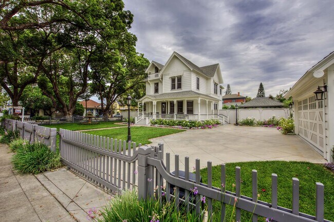 Building Photo - Old Towne Orange
