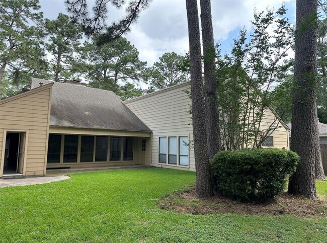 Building Photo - 17406 Spicewood Springs Ln