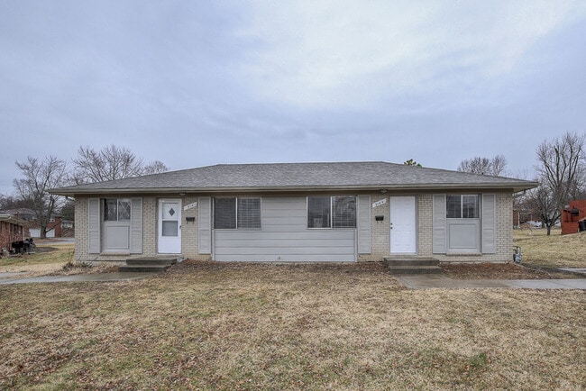 Building Photo - 514 NE Corder St