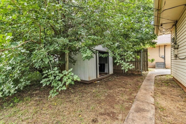 Building Photo - 2412 N Key Blvd