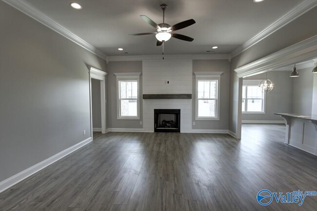 Building Photo - 17212 Stonegate Dr