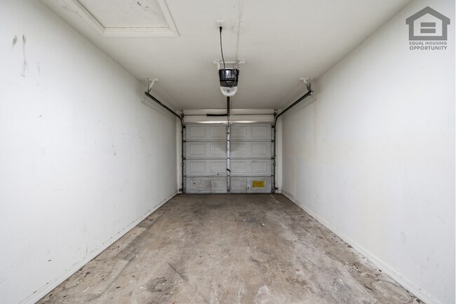 Building Photo - 4Bed/2Bath House at 35th Ave/Cactus! Ready for Immediate Move-In! -- NO HOA! FULLY REMODELED!