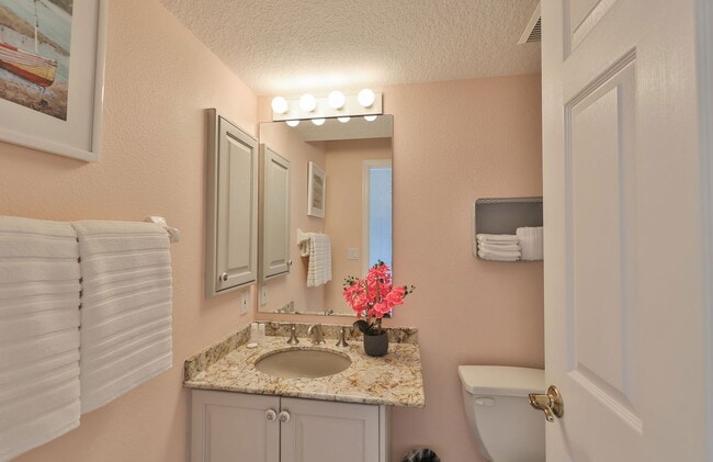 Building Photo - 1593 Pinellas Bayway S